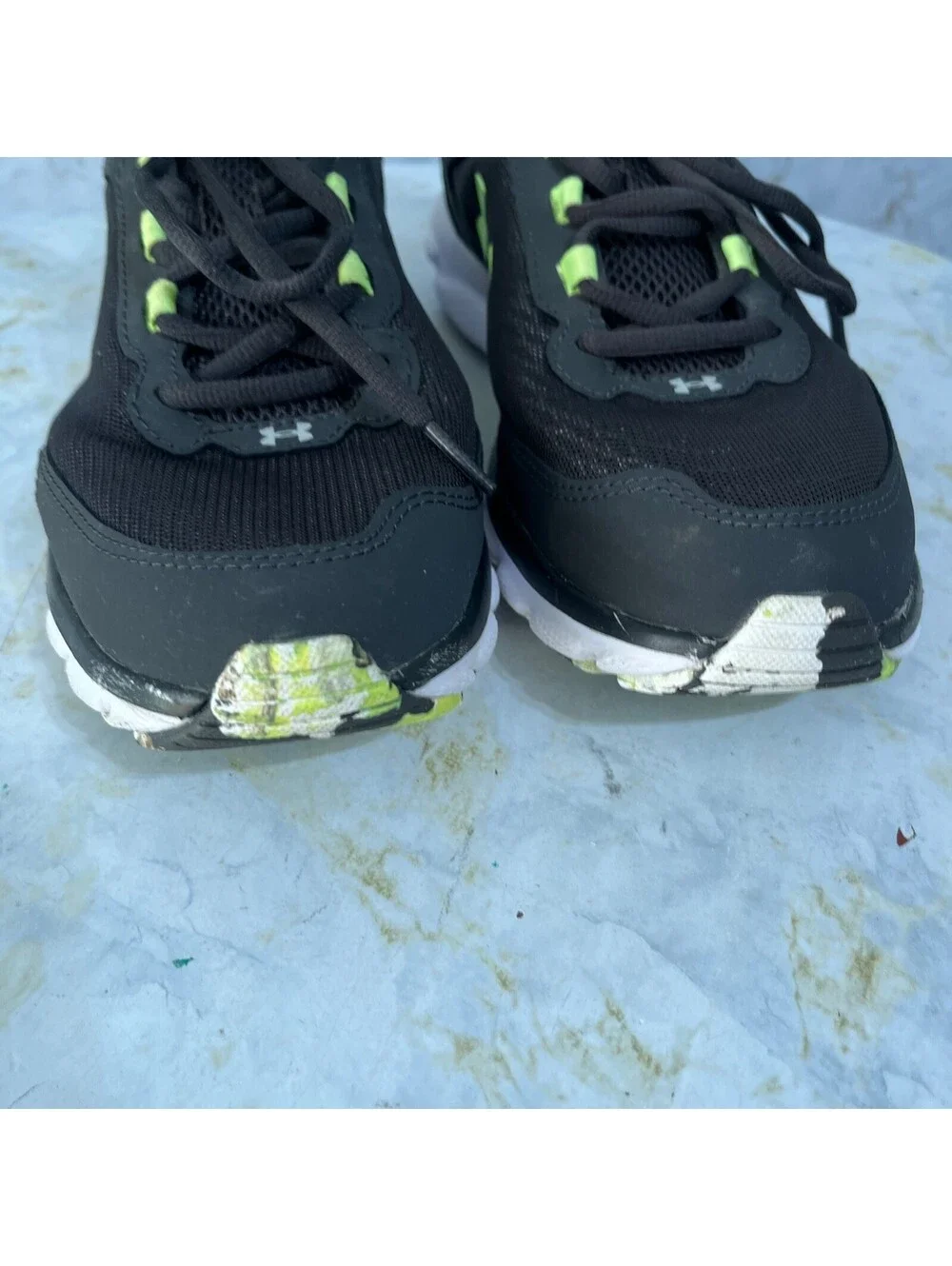 Under Armour Charged Assert 9 Mens Sz 10.5 Running Shoes Black Athletic Sneakers